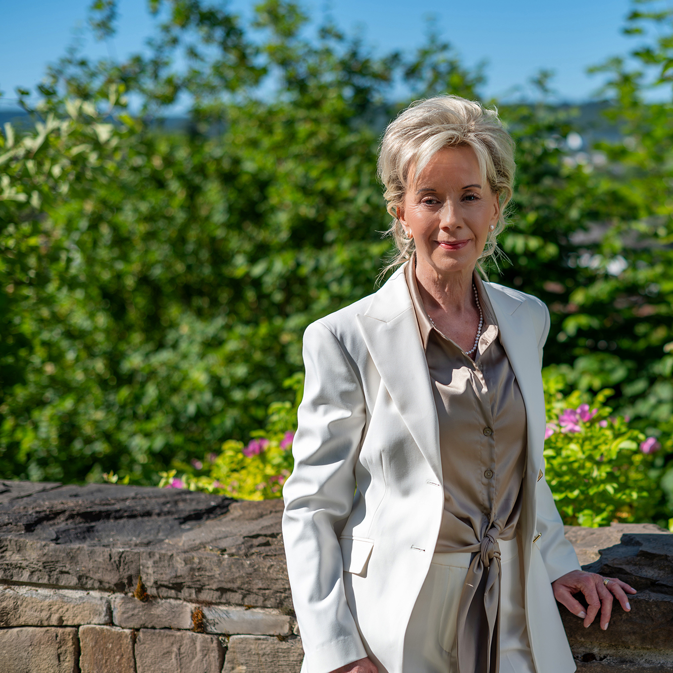 Ulrike Lauer – Immobilienmaklerin für Idstein und das Rhein-Main-Gebiet Ulrike Lauer, Immobilienmaklerin für Idstein, Wiesbaden und das Rhein-Main-Gebiet